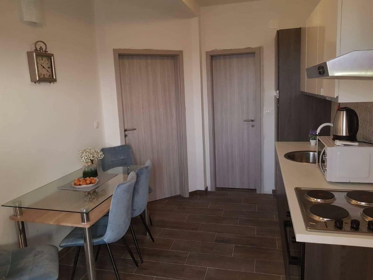 Apartmani Luce I Miho นิน ภายนอก รูปภาพ