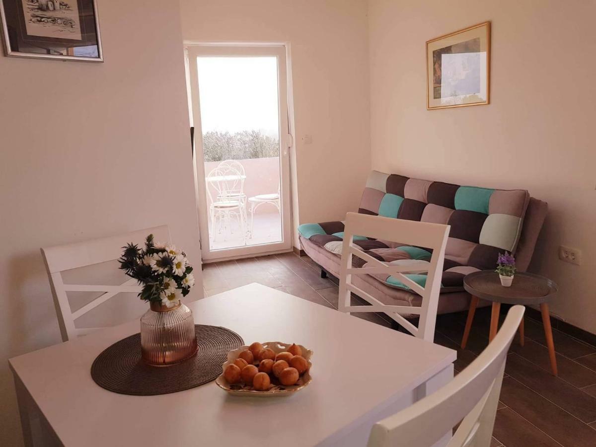 Apartmani Luce I Miho นิน ภายนอก รูปภาพ